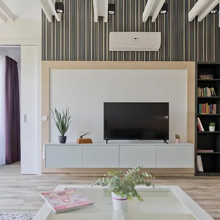 Siske Experience 3 Oenallo Apartmannal 블로톤퓌레드