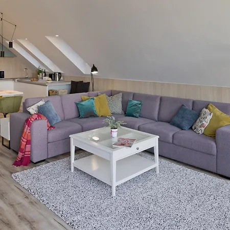 Siske Experience 3 Oenallo Apartmannal * 블로톤퓌레드